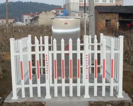生產(chǎn)變壓器護(hù)欄,塑鋼變壓器護(hù)欄,電力變壓器護(hù)欄,箱變護(hù)欄/廠家/價格/型號/特點/優(yōu)點